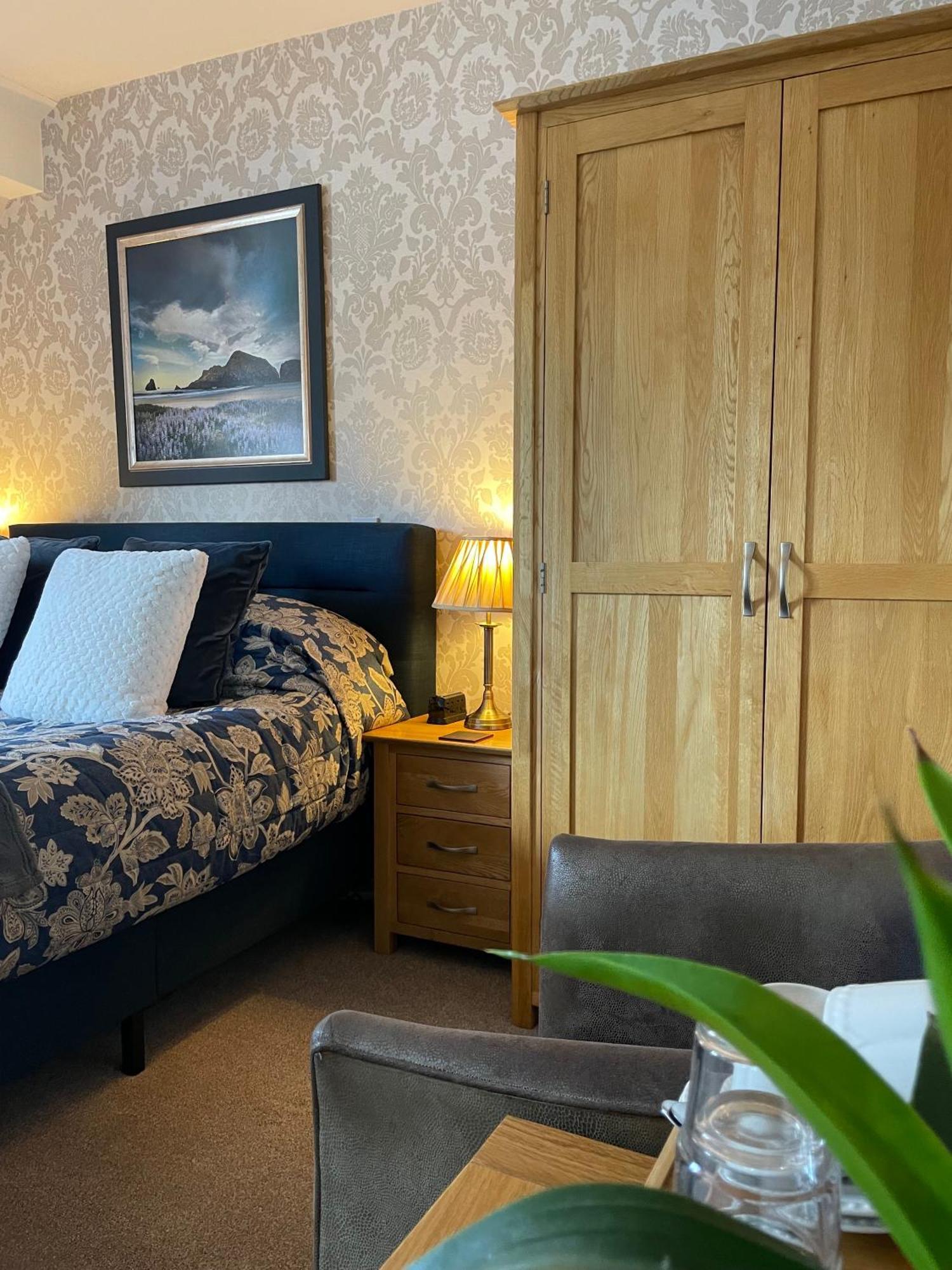 Double Room,1567023137:JPEG